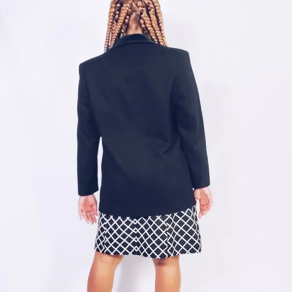 Velvet Trim Blazer - Picture 4 of 8